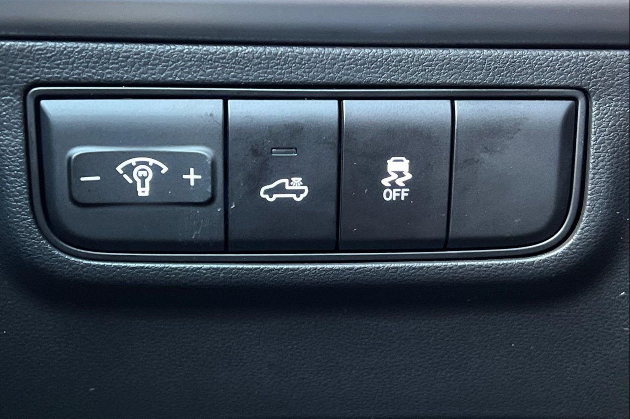 New 2026 Black Hyundai SEL AWD image 33