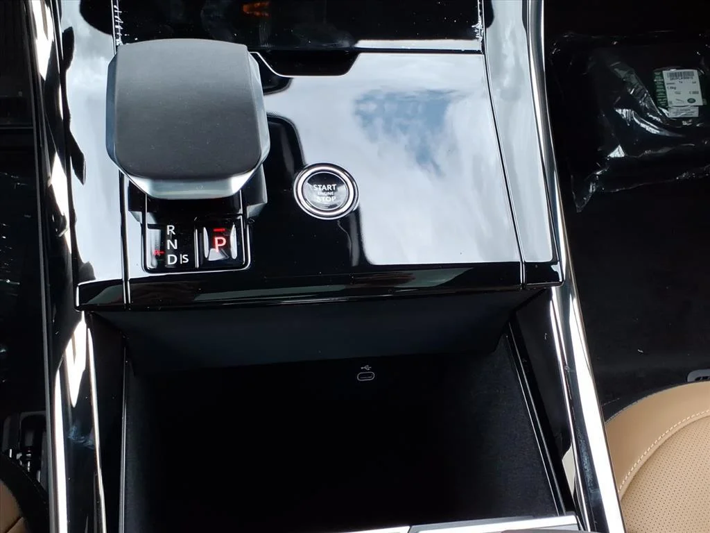 New 2026 Varesine Blue LAND ROVER Dynamic SE image 16