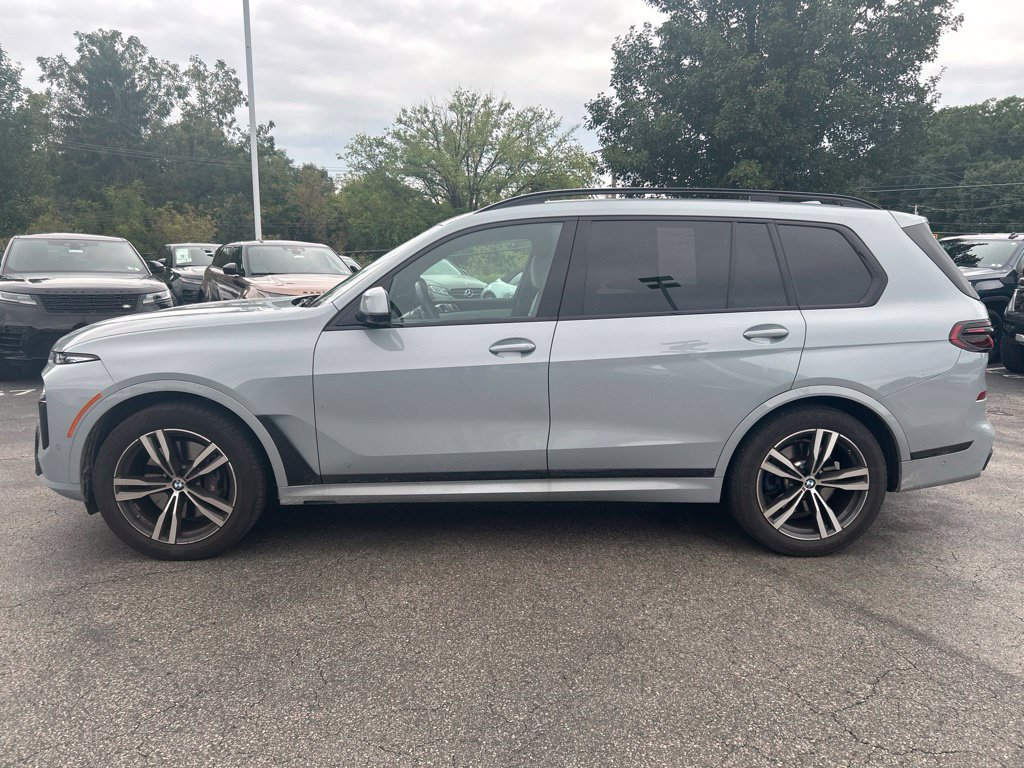 Used 2025 Brooklyn Gray Metallic BMW xDrive40i image 2
