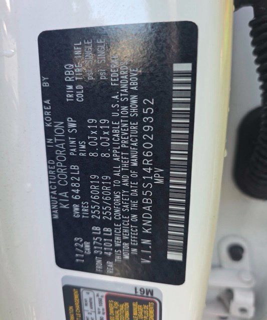 Used 2024 Snow White Pearl Kia Light Long Range image 16