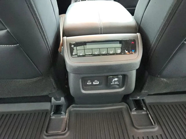Used 2024 Gray Nissan Platinum image 38