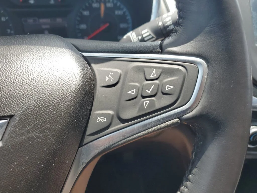 Used 2018 IRIDESCENT PEARL TRICOAT Chevrolet LT image 20