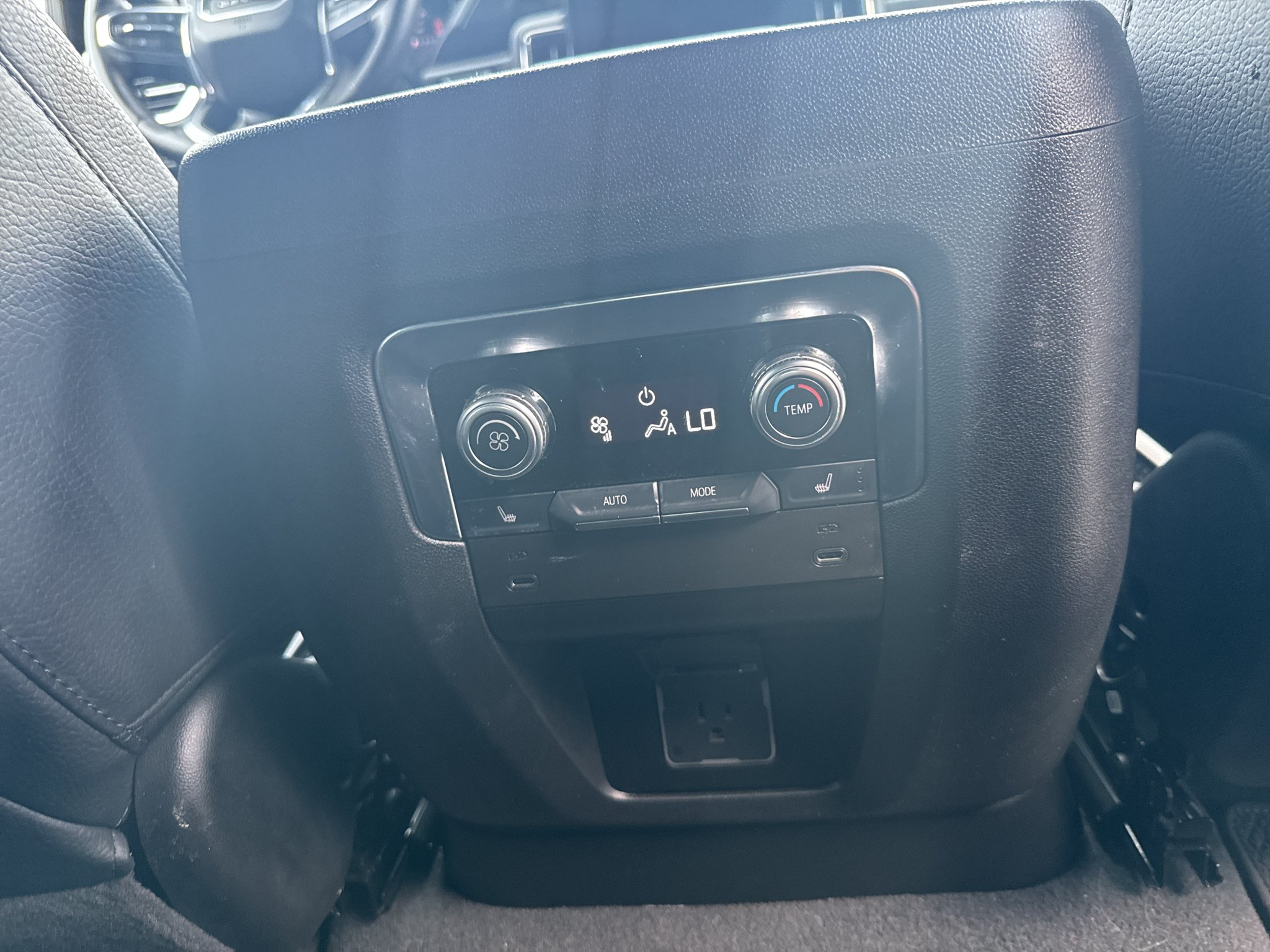 Used 2025 Onyx Black GMC Denali image 17