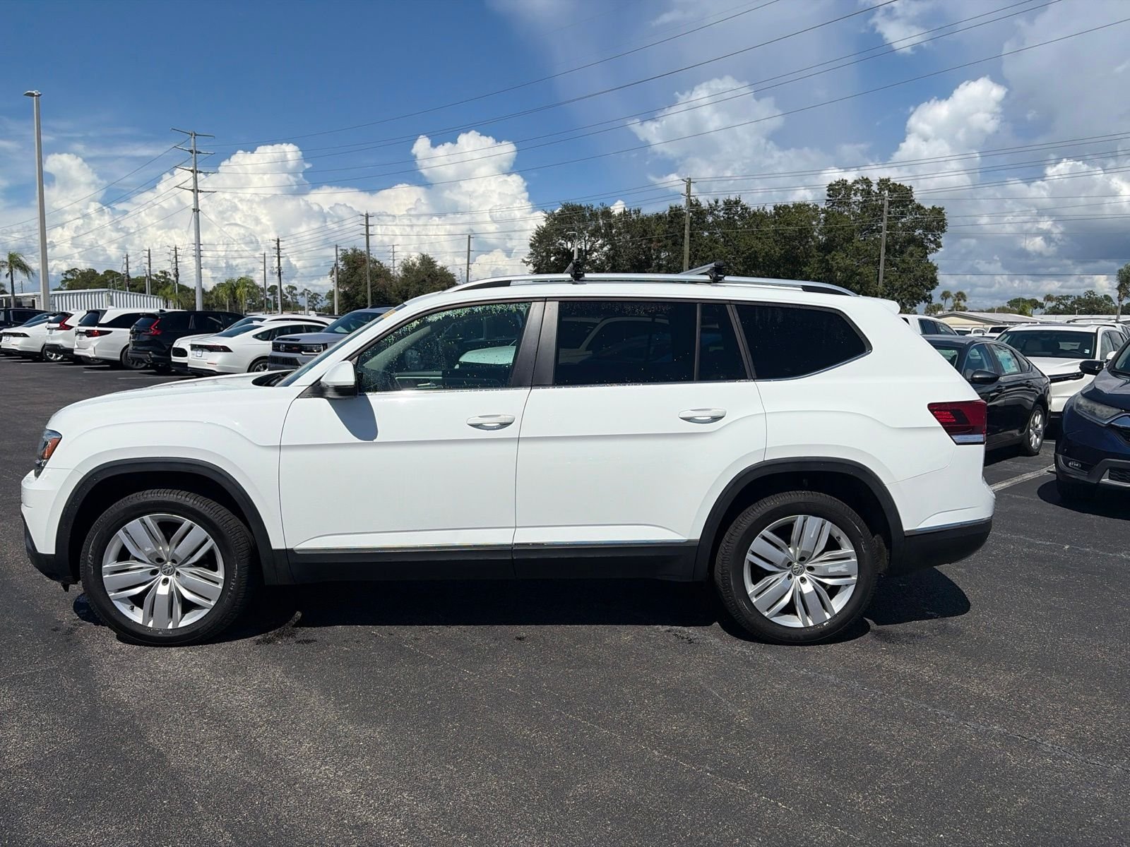 Used 2019 White Volkswagen SEL image 5