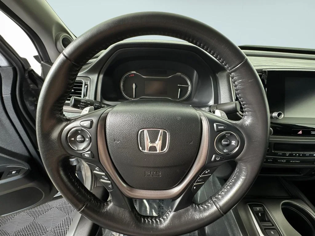 Certified Used 2021 Lunar Silver Metallic Honda AWD RTL image 26