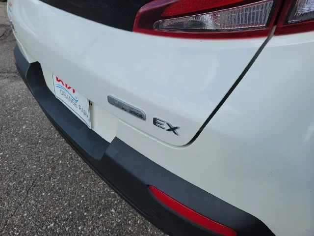 Used 2021 White Kia EX image 8