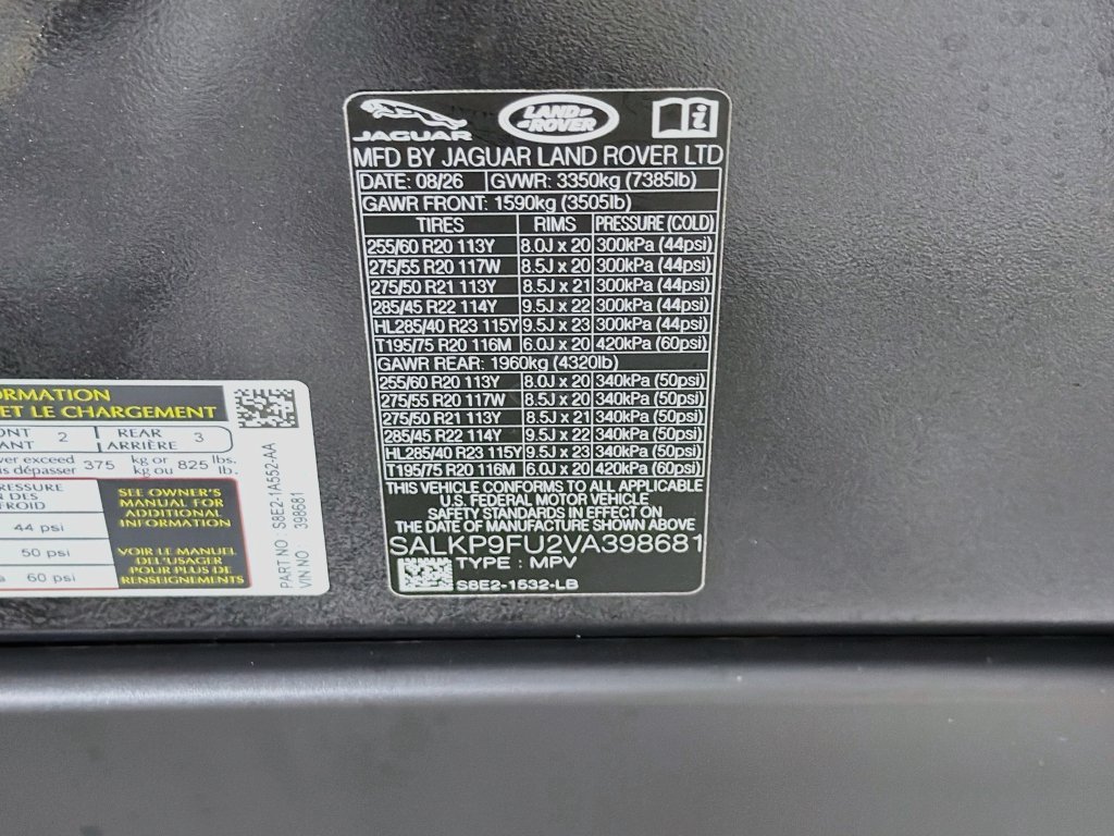 New 2027 Carpathian Grey Land Rover SE image 34