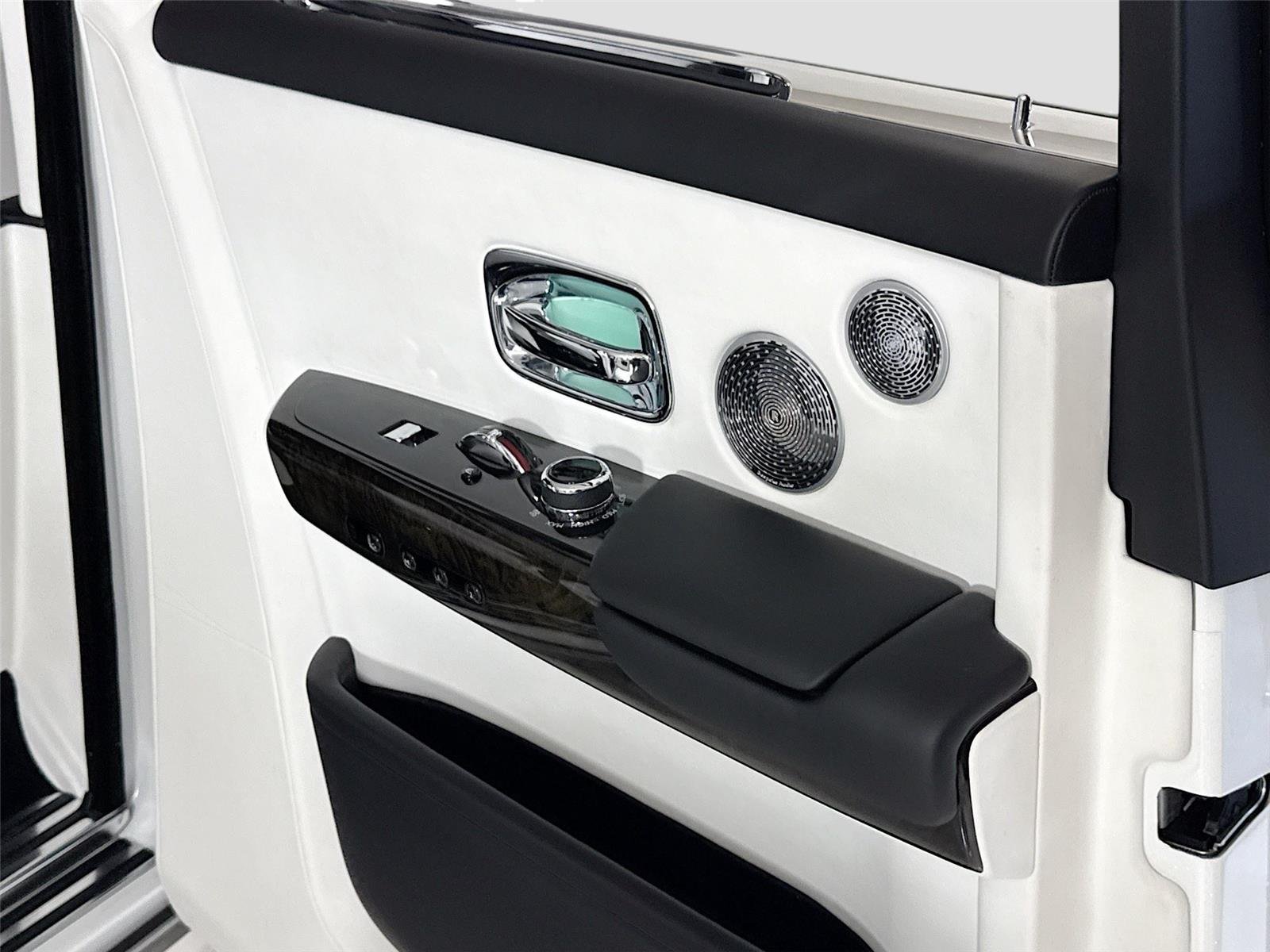Used 2023  Rolls-Royce  image 31