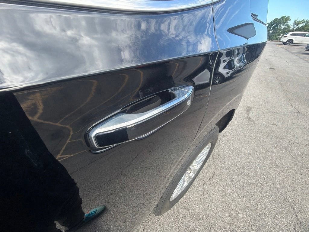 Used 2024 Onyx Black GMC SLT image 19