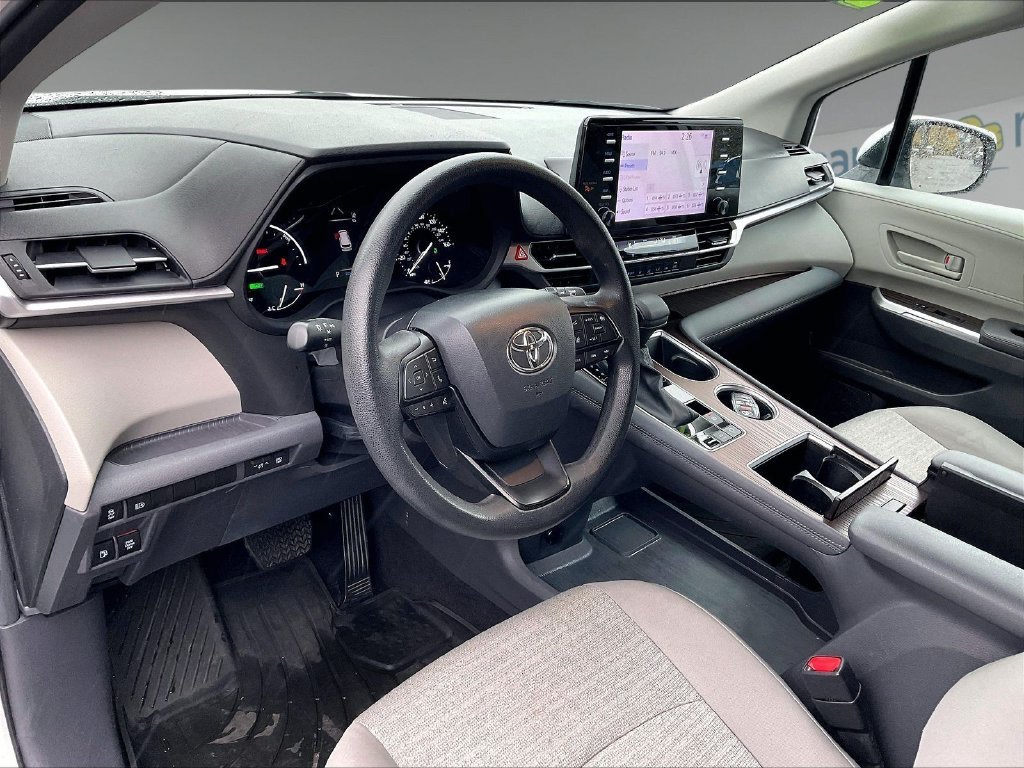 Used 2024 Ice Toyota LE image 8