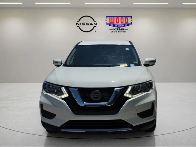 Used 2018 Glacier White Nissan SV image 6
