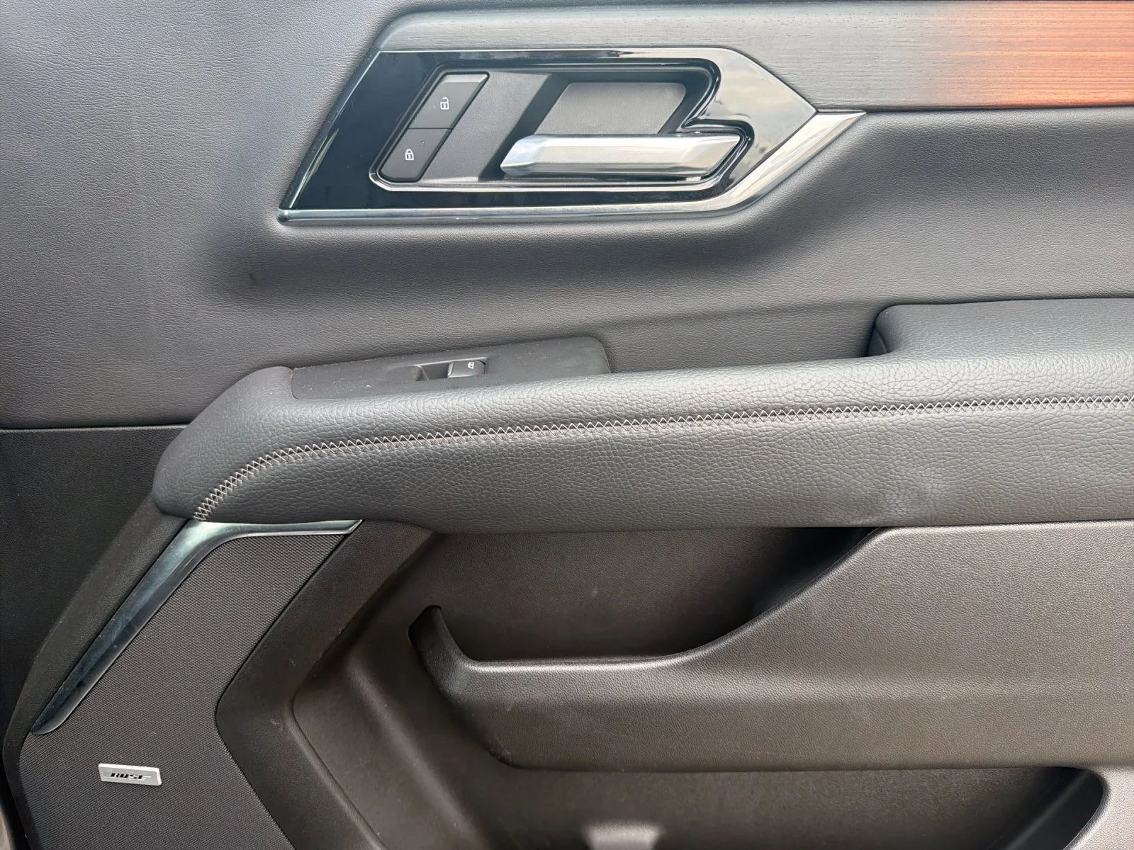 Used 2025 Sterling Metallic GMC Denali image 20