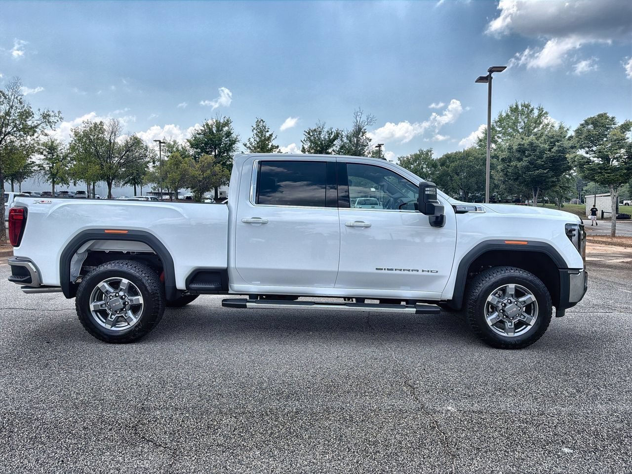 New 2026 Summit White GMC SLE image 9