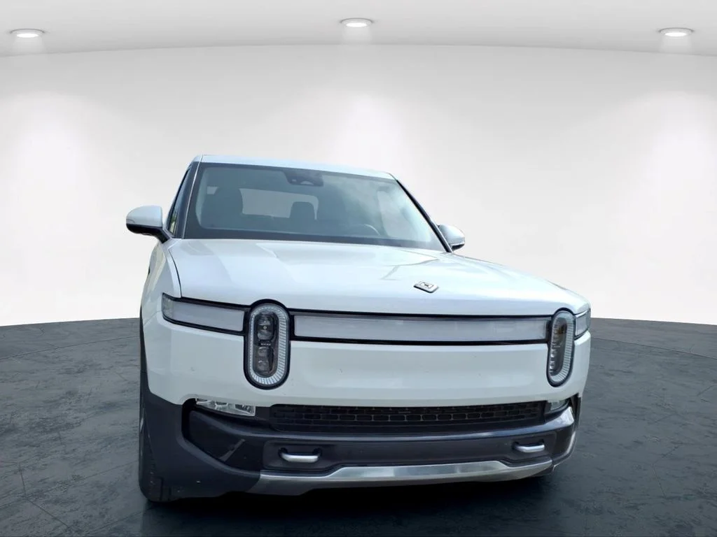 Used 2022 White Rivian Adventure image 7