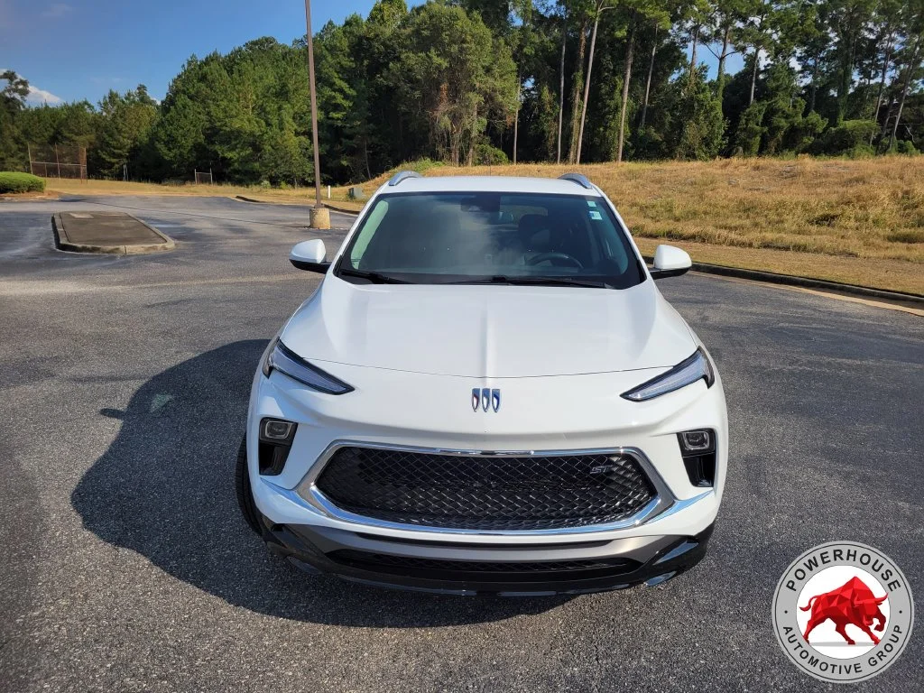 Used 2025 White Buick Sport Touring image 10