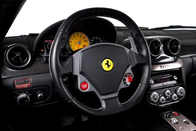 Used 2010 Nero Ferrari  image 36