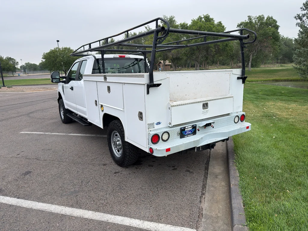 Used 2019 Oxford White Ford XL image 3
