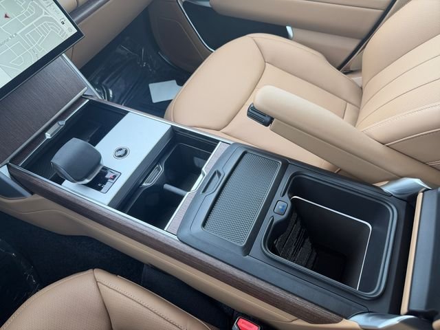 New 2026 British Racing Green Land Rover SE image 24