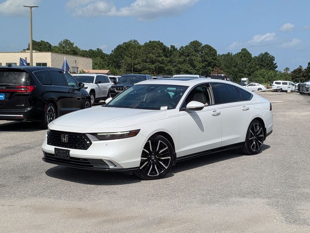 Used 2024 White Honda Touring image 1