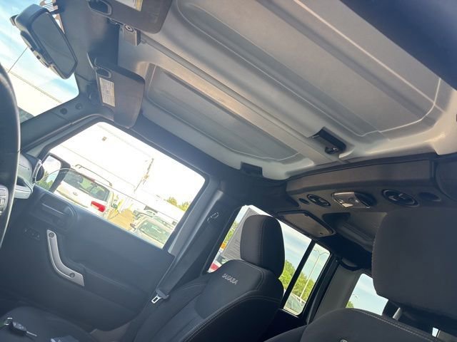 Certified Used 2017 Billet Silver Metallic Clearcoat Jeep Sahara image 16