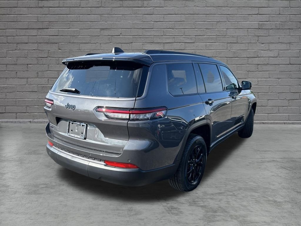 New 2026 Baltic Gray Metallic Clearcoat Jeep Altitude image 8