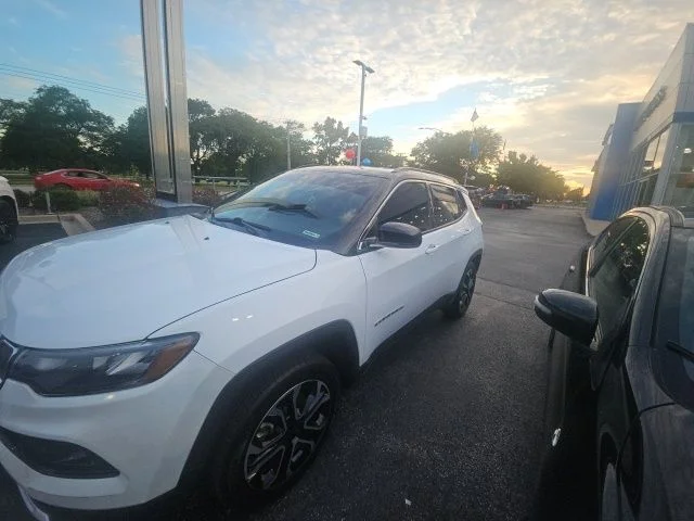 Used 2022 White Jeep Limited image 1