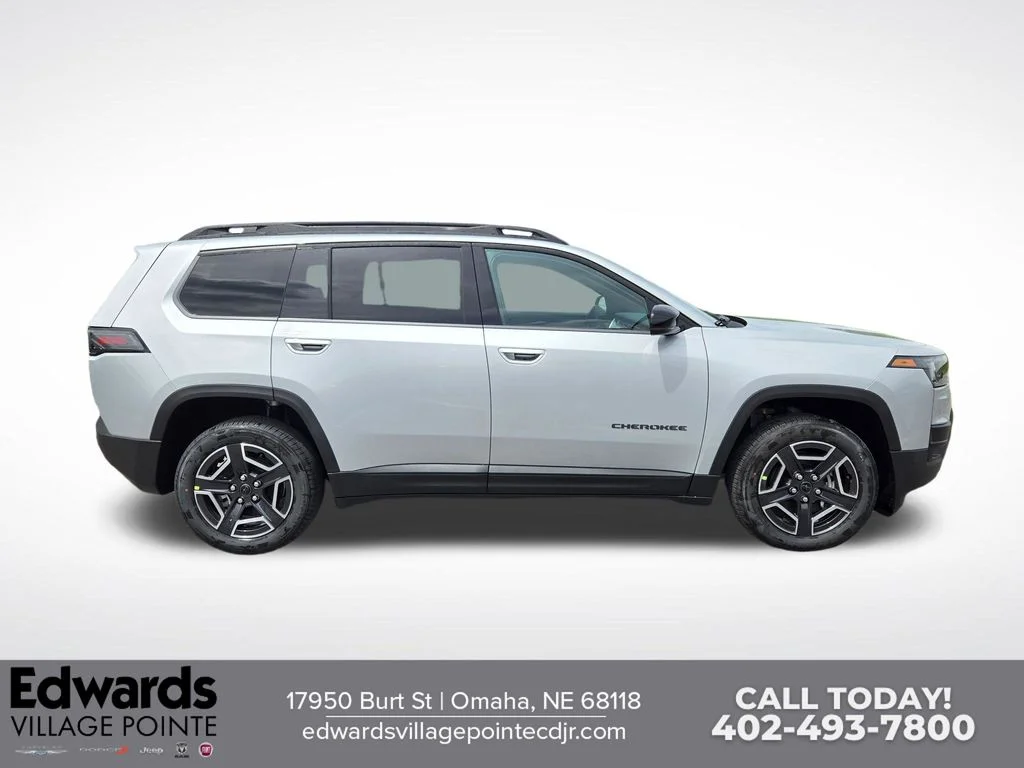 New 2026 Silver Zynith Clear-Coat Exterior Paint Jeep Limited image 2