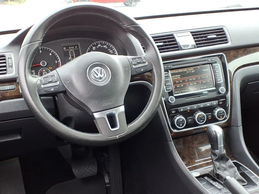 Used 2015 Volkswagen Passat SEL Premium with VIN 1VWCV7A34FC058150 for sale in Kernersville, NC