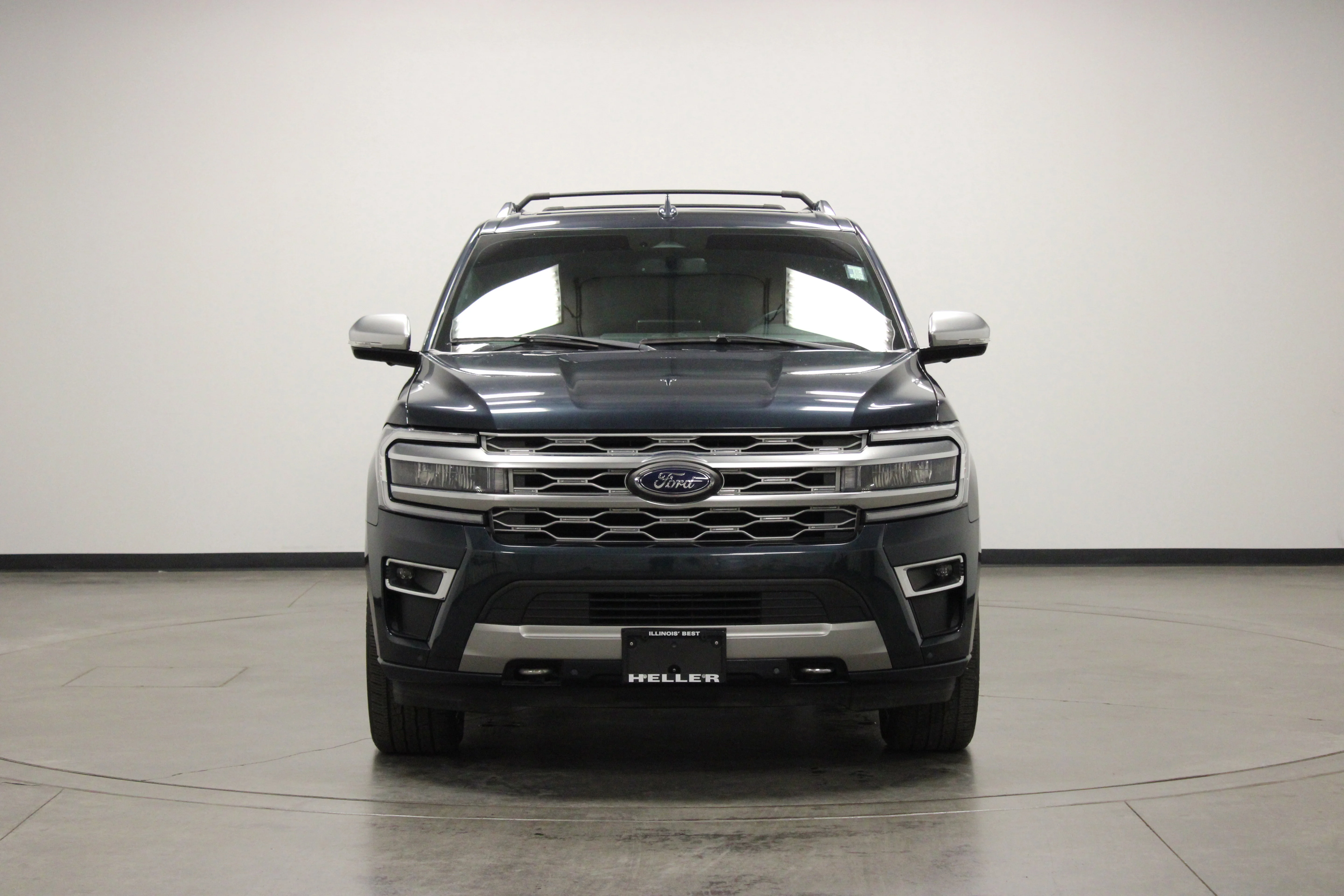 Used 2022 Blue Metallic Ford Platinum image 3