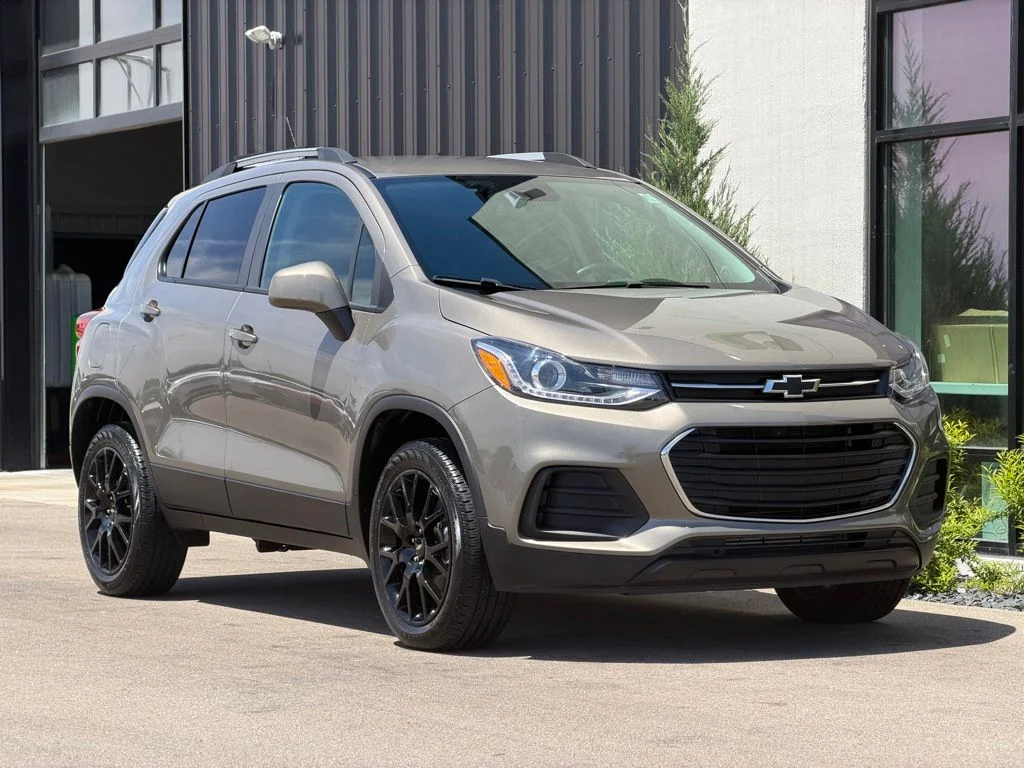 Used 2022 Gray Chevrolet LT image 4
