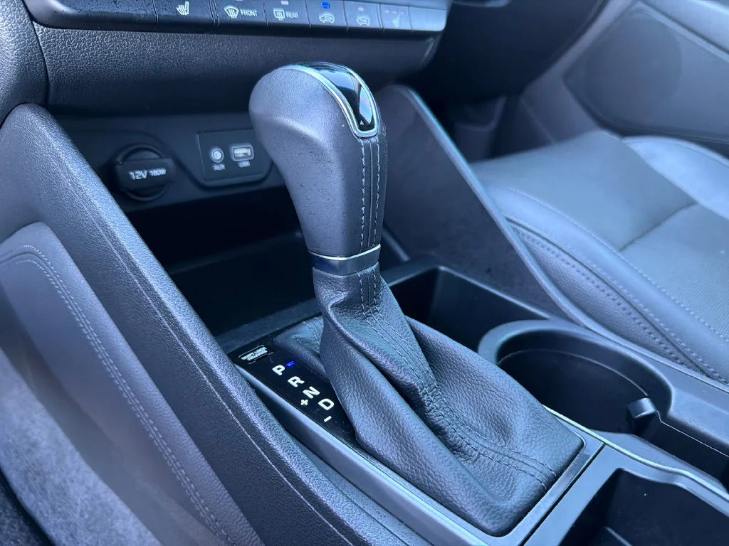 Used 2016 Silver Hyundai Limited image 32
