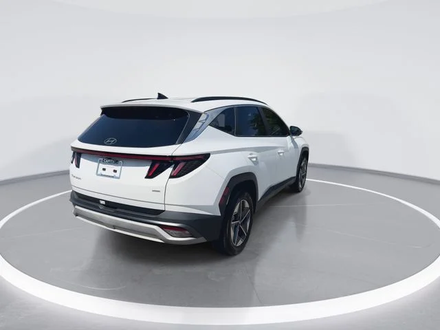 Used 2025 White Hyundai SEL Convenience image 8