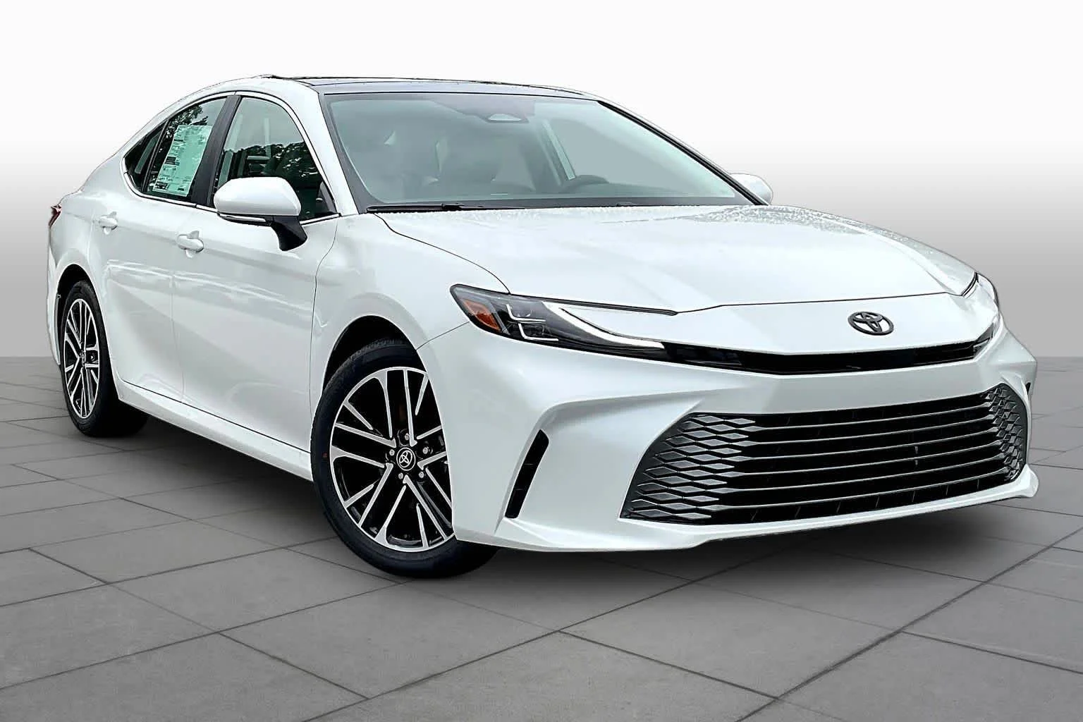New 2026 Wind Chill Pearl Toyota XLE image 2