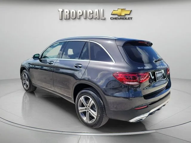 Used 2022 Gray Mercedes-Benz GLC 300 image 2
