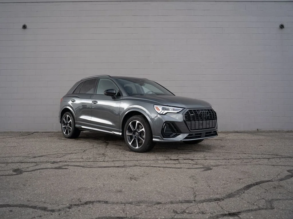 Used 2025 Gray Audi Premium Plus image 9