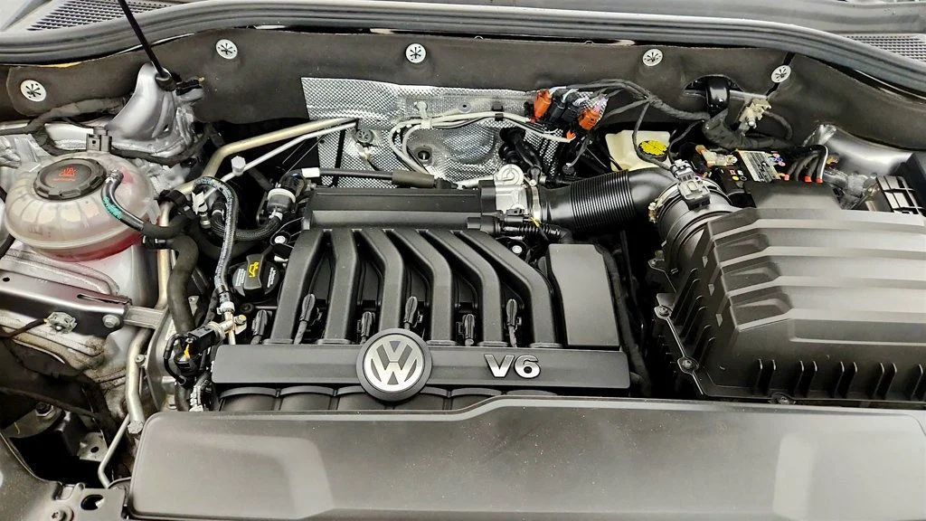 Used 2023 Pyrite Silver Metallic Volkswagen 3.6L V6 SEL Premium R-Line 4MOTION image 27