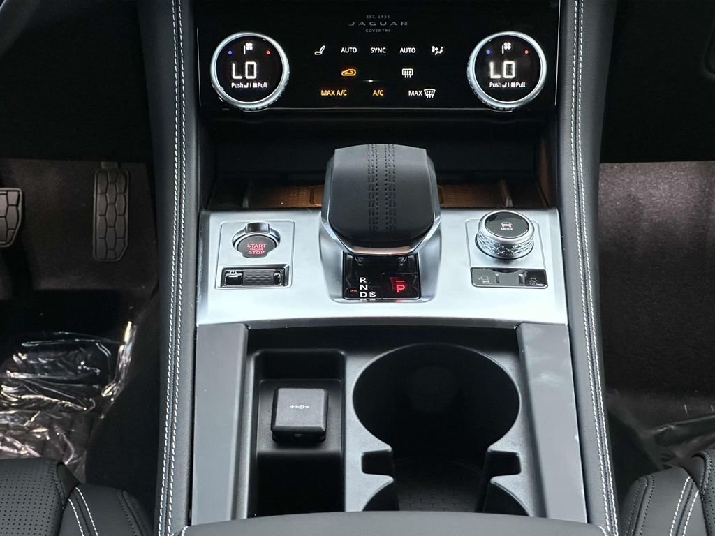 2026 Jaguar F-Pace R-Dynamic S - Photo 5