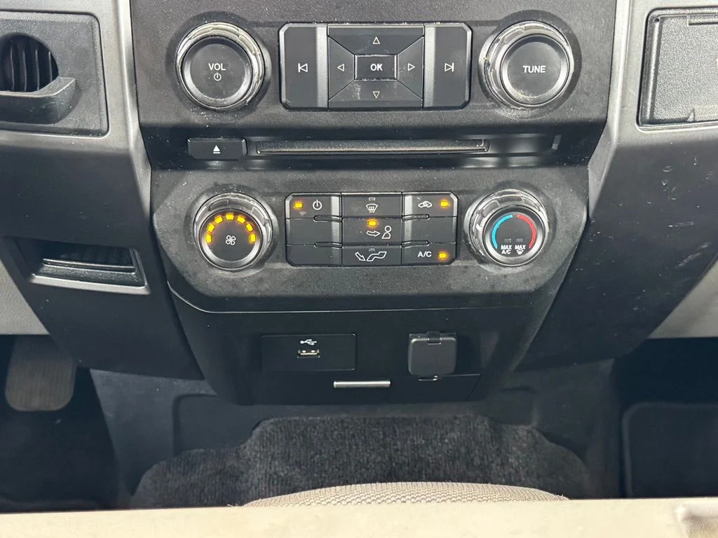 Used 2018 White Ford XLT image 31