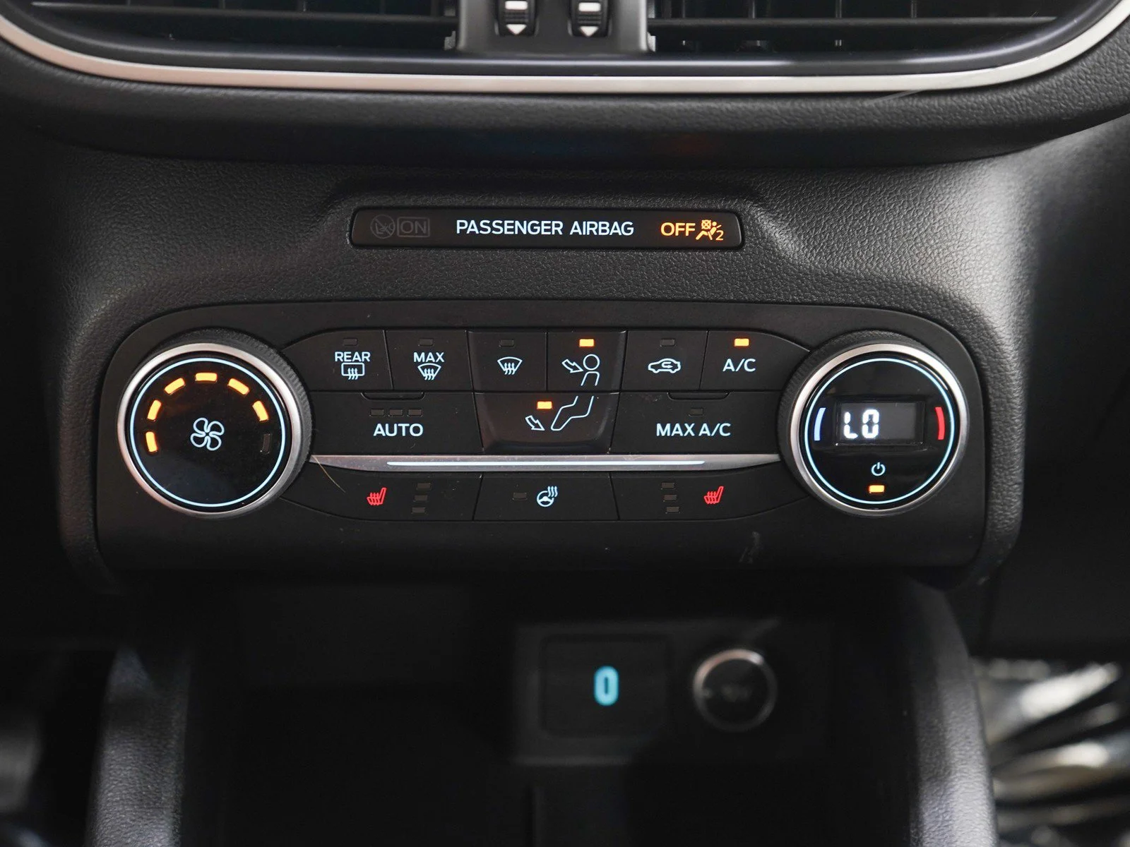 Used 2020 Magnetic Metallic Ford SEL image 29