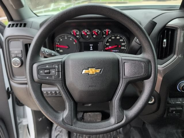 New 2025 Summit White Chevrolet WT image 16