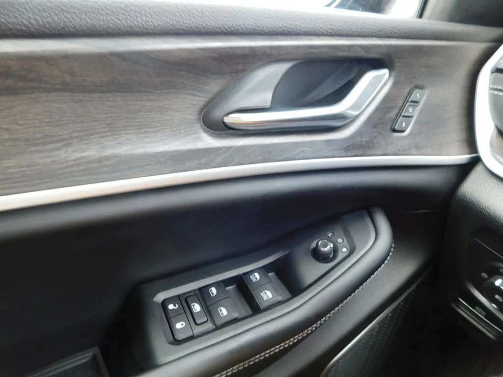 Used 2026 Steel Blue Jeep Limited image 32