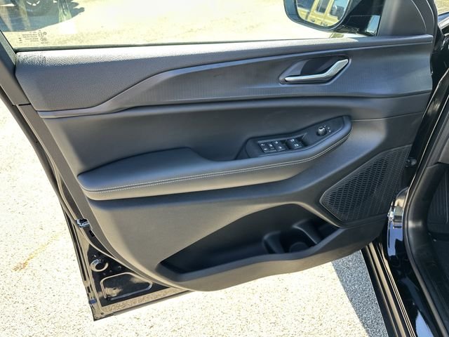 New 2025 Black Jeep Altitude X image 11