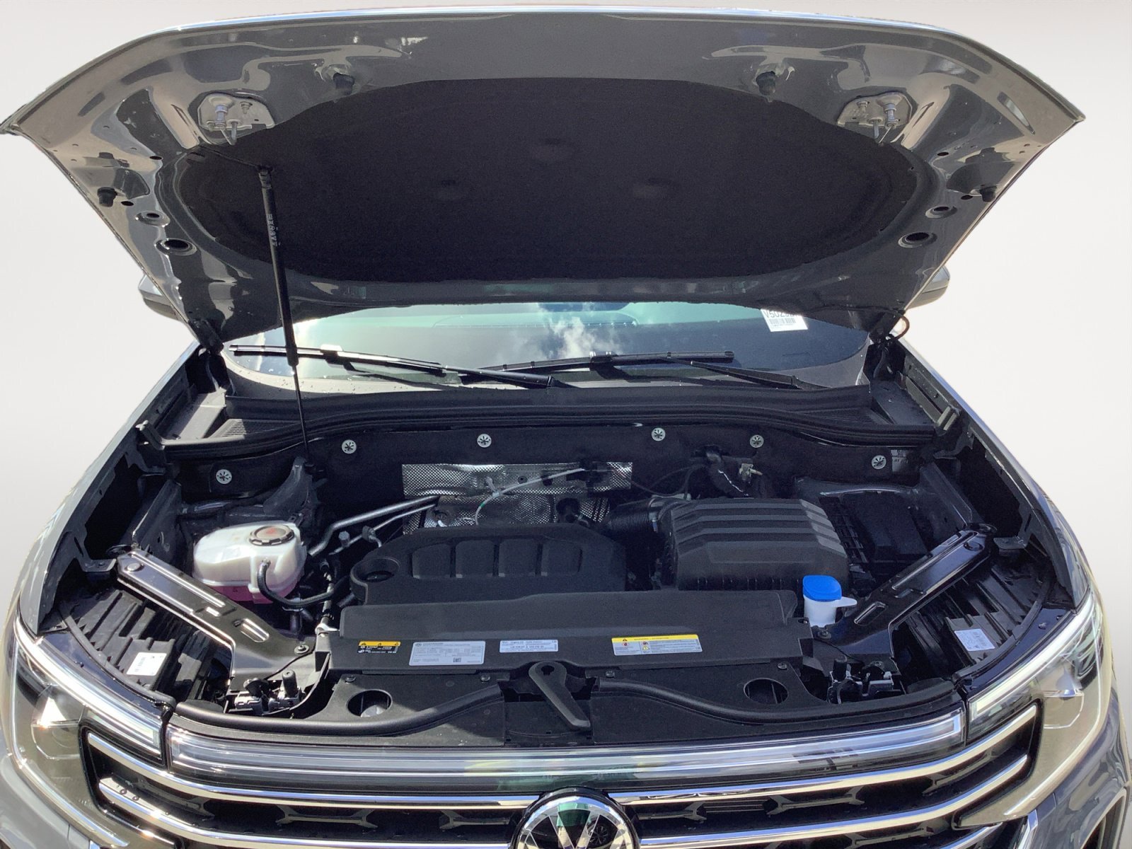 New 2026 Pure Gray Volkswagen 2.0T SE w/Technology image 12