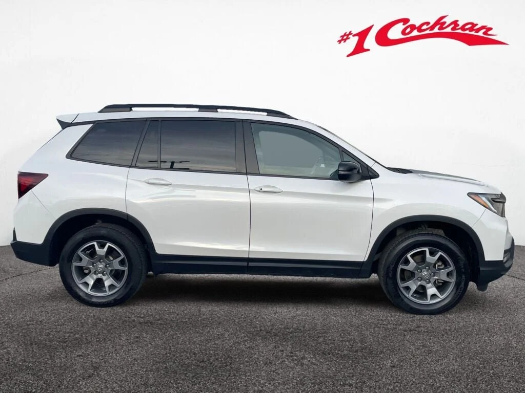 Certified Used 2023 Platinum White Pearl Honda TrailSport image 29