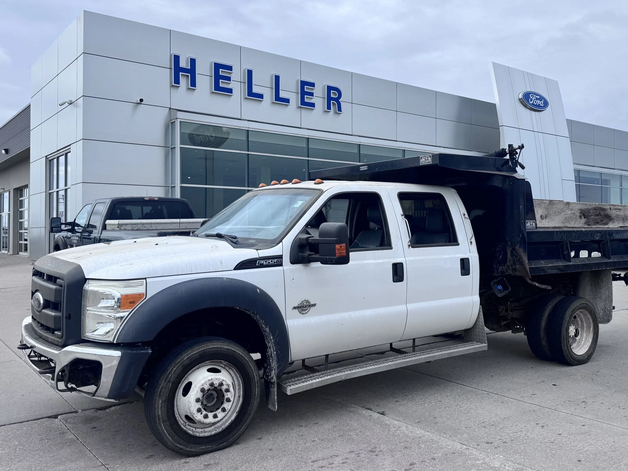 Used 2013 Oxford White Ford XL image 3