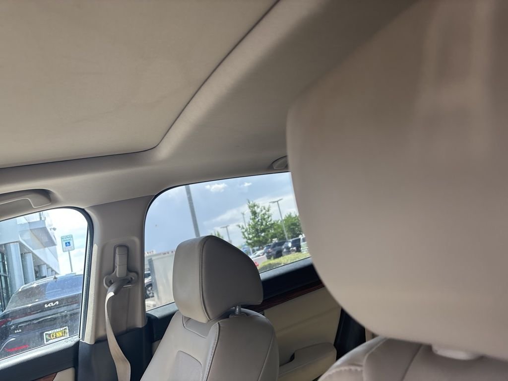 Used 2018 White Honda EX-L image 34