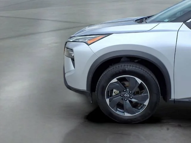 Used 2024  Nissan SV image 22