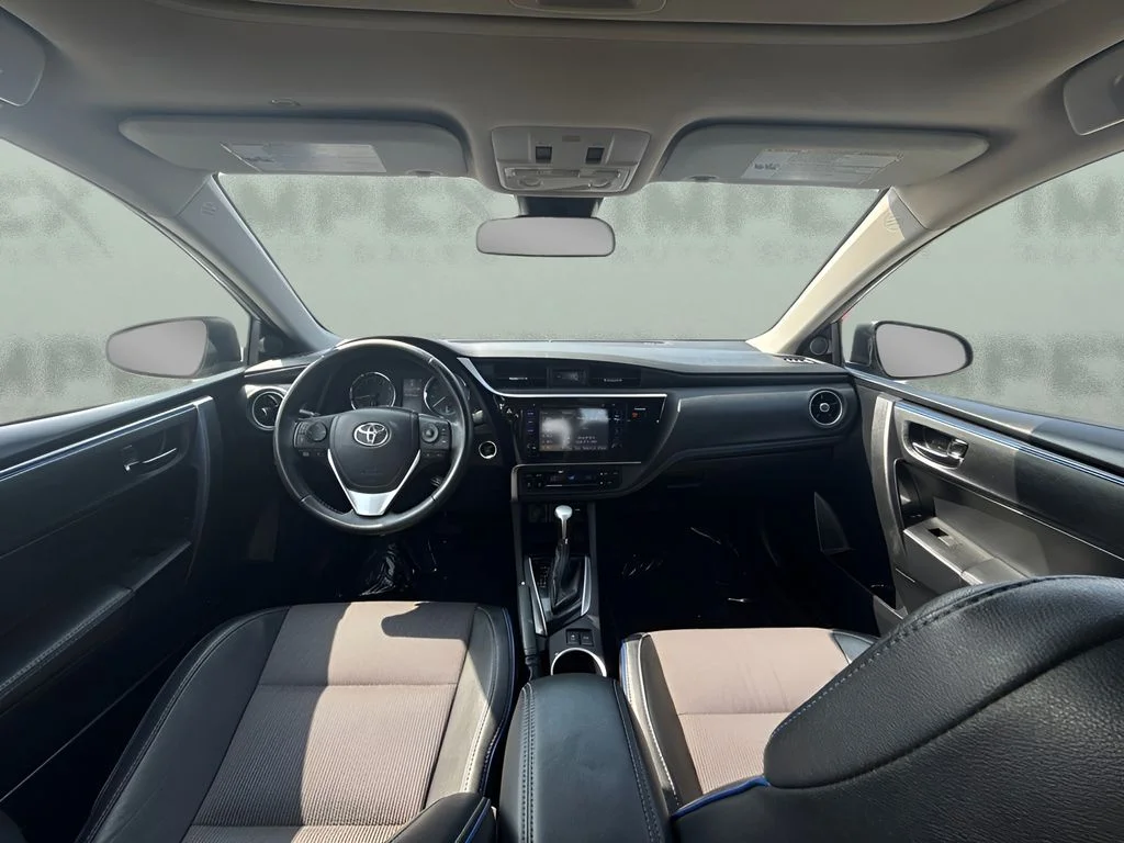 Used 2017 Silver Toyota SE image 8