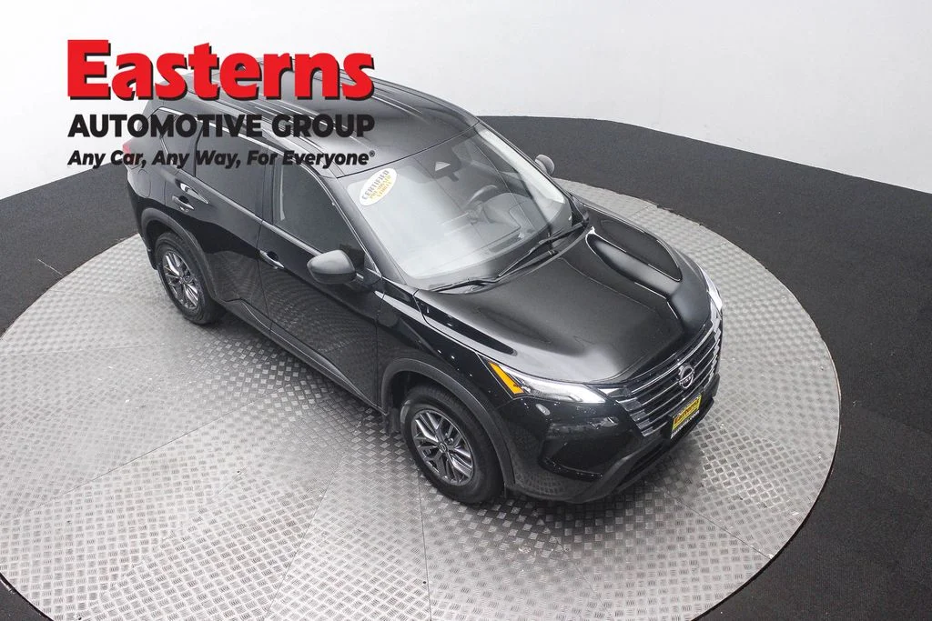 Used 2024 Black Nissan S image 3