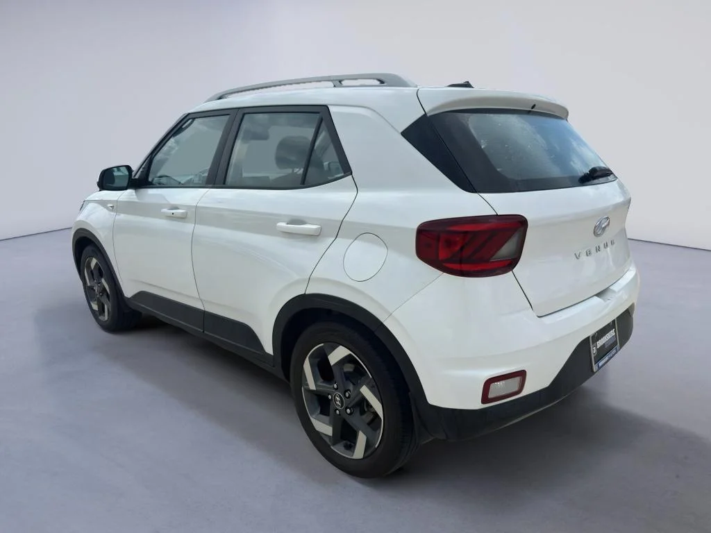 Used 2024 Lunar White Hyundai SEL image 8